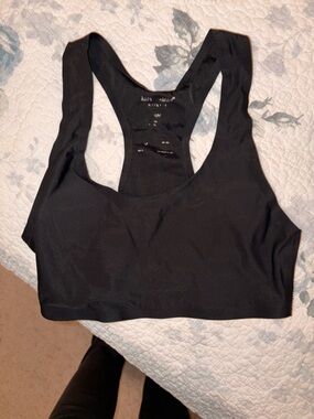 Women’s Medium Extremely Smooth Black Flexible Sports Bra
